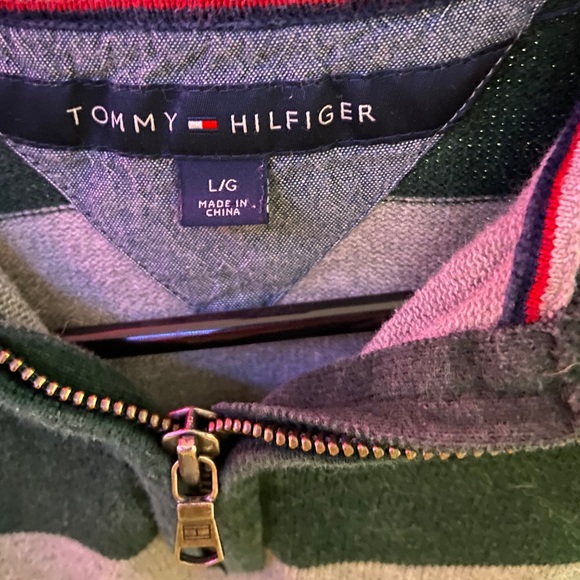 Tommy Hilfiger quarter zip. Size L - Picture 3 of 3